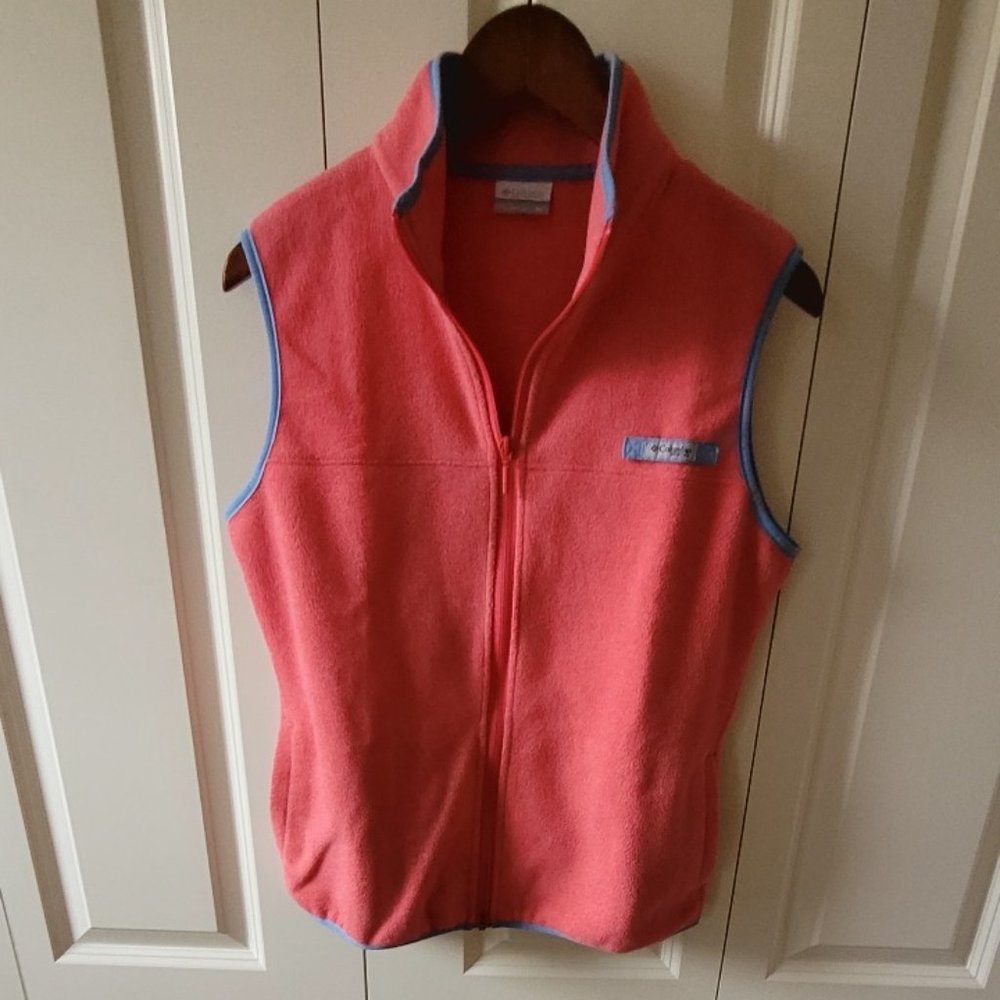 Columbia Womens Full-Zip Fleece Vest with Stand Collar in Coral. Size M. EEUC.